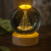 Luminária LED de Cristal Nossa Senhora Aparecida – Base de Madeira