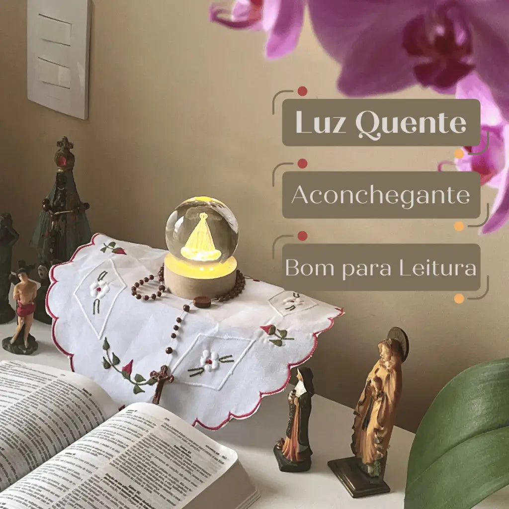 Luminária LED de Cristal Nossa Senhora Aparecida – Base de Madeira
